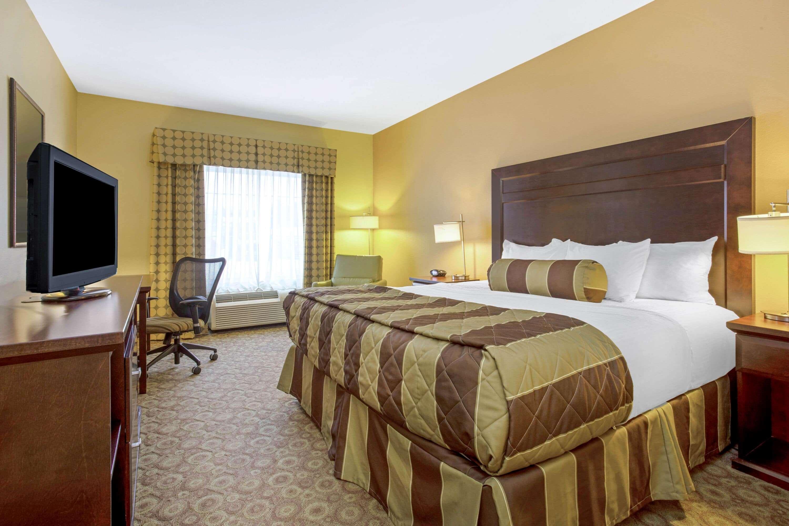 La Quinta By Wyndham Dickinson Hotel Exterior photo